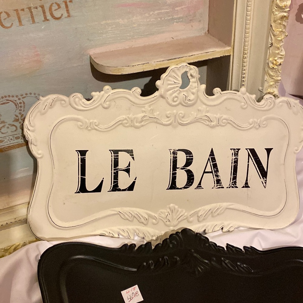 Le Bain Sign